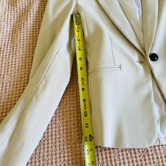 H&M Cream Blazer Women's Size 2 - Picture 8 of 16